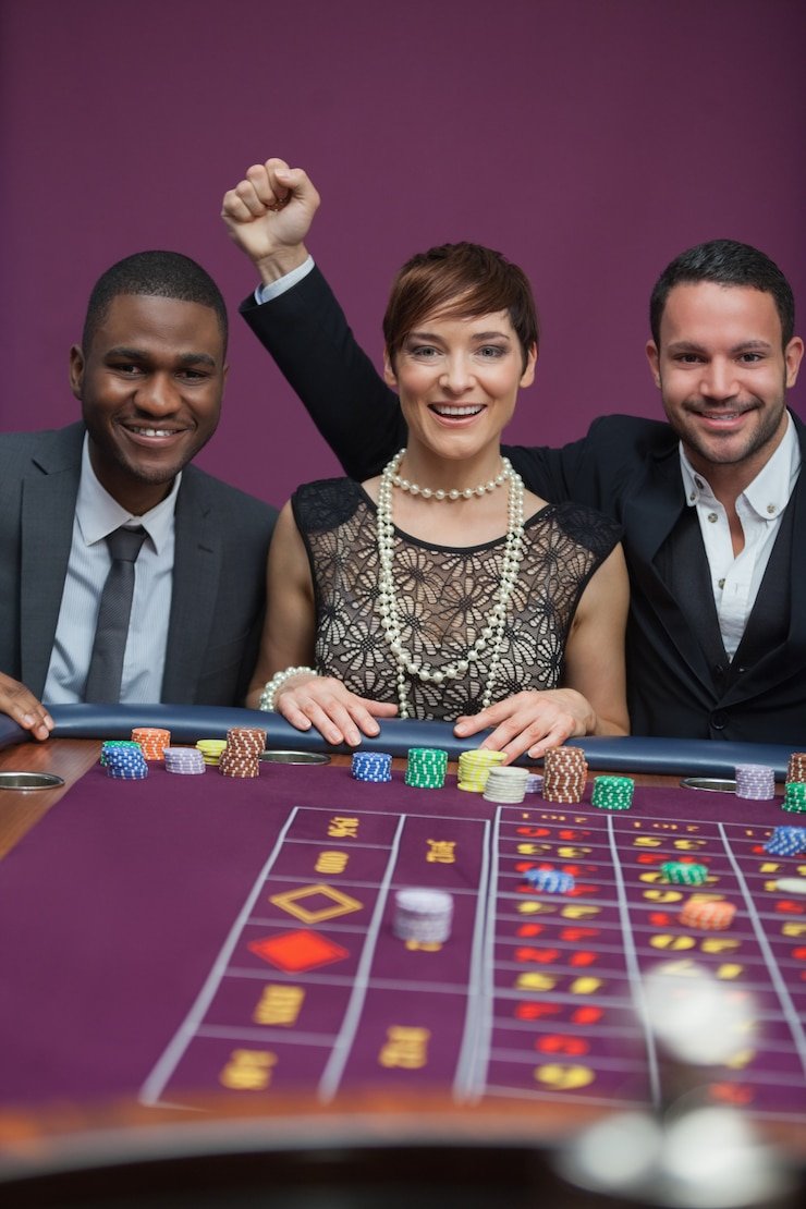 Antarmuka aplikasi mobile pgking slot menampilkan live-dealer tables dan menu navigasi